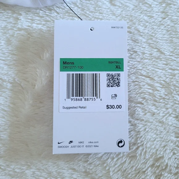 Nike👟 Man♂️ Spinning Basketball on Finger Dri-Fit Graphic Tee👕 - NWT - Picture 13 of 13